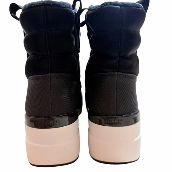 🌼🌟NWOT DKNY Women's Black and White Winter Boots - Picture 12 of 12